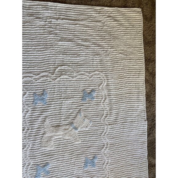 Chenille Bedspread with Scottie Dogs & Blue Bows 45"x66" Vintage - Picture 7 of 16